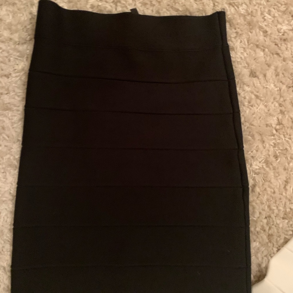 BCBG MAXAZRIA BANDAGE SKIRT